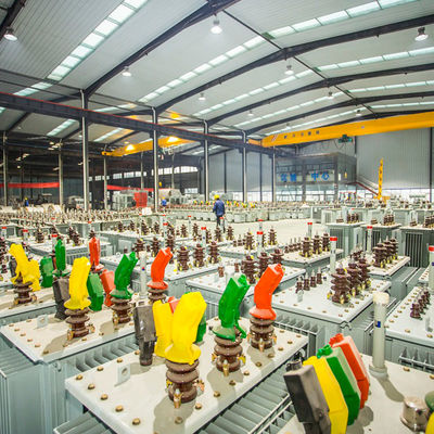 415V 75KVA 100KVA 200KVA 500KVA เครื่องปรับเปลี่ยนที่จมน้ํามันด้วยการออกแบบ AUTOTRANSFORMER